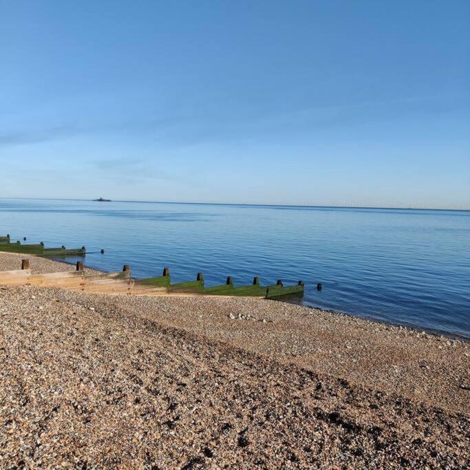 Escape To The Coast In A Luxurious Private Apartment Herne Bay Exterior photo